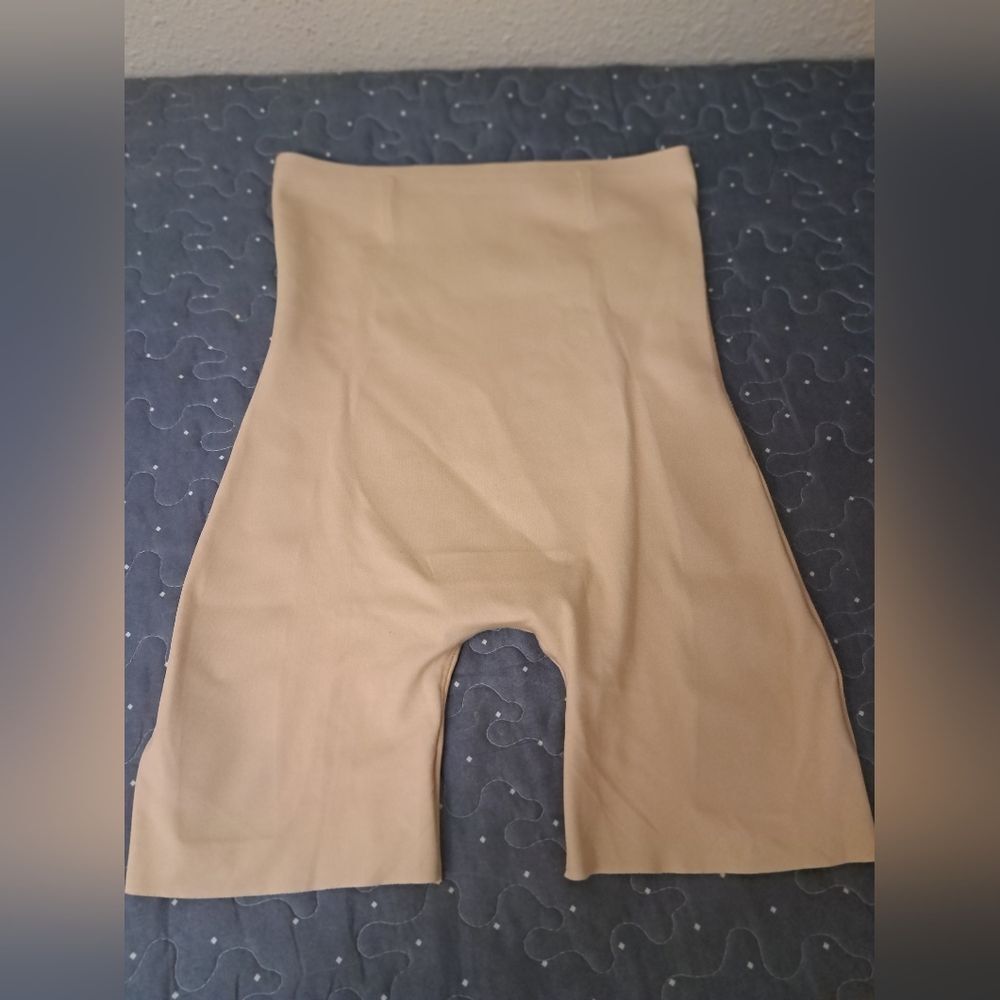 Shapewear shorts size XL
